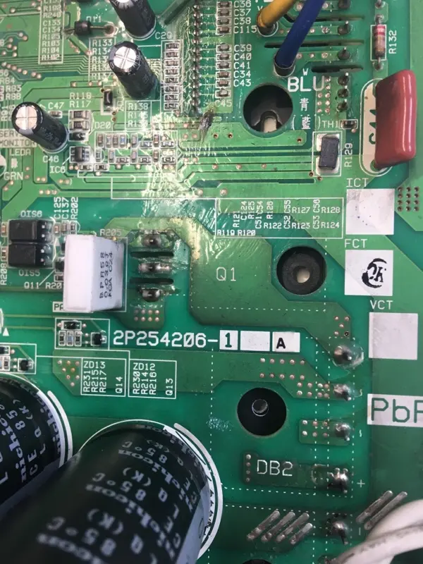 DAIKIN RXS25G2V1B (5).webp