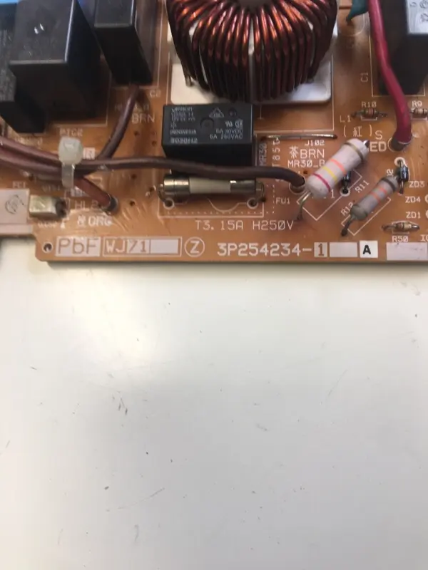 DAIKIN RXS25G2V1B (9).webp