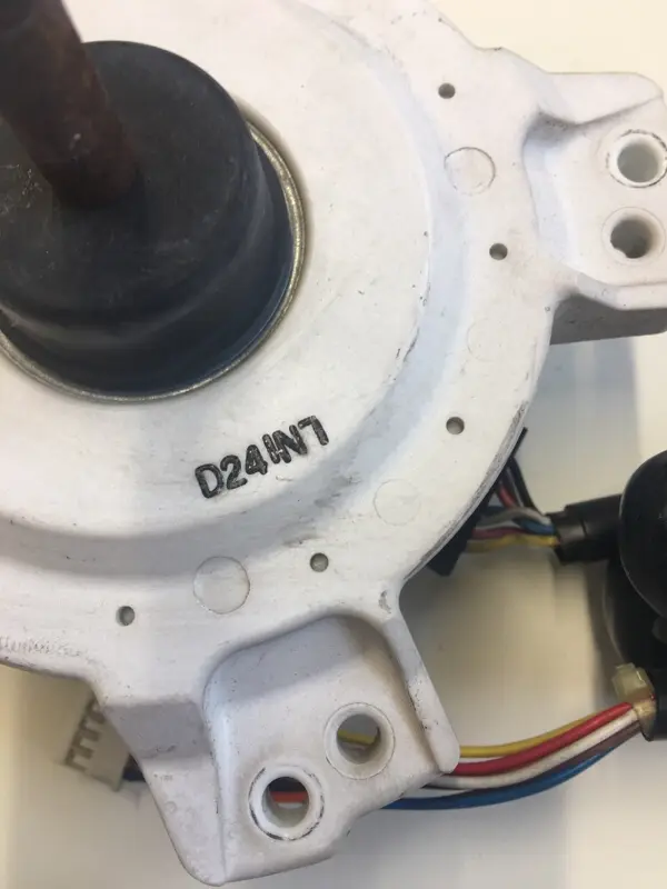 DAIKIN RXS25G2V1B (15).webp