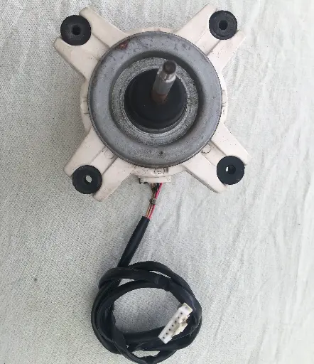 Moteur hélice d'occasion unité extérieure DAIKIN EWYQ007ACV3P-H