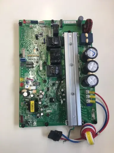 Carte d'occasion unité extérieure DAIKIN RZQSG125L9V1B Réf fabricant : 5013712
